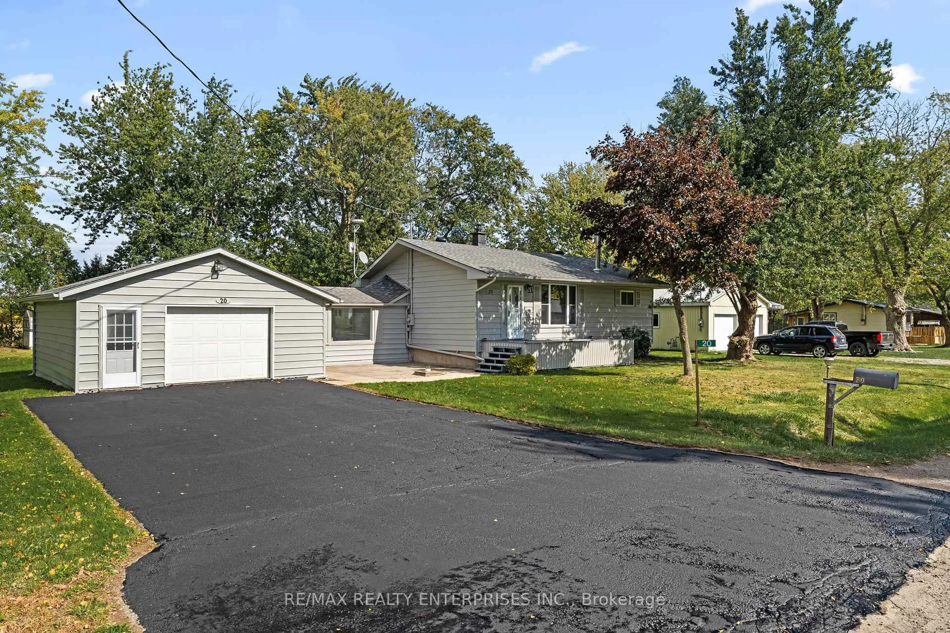 A pic from outside/outdoor area/front of a property/back of a property/a pic from drone, street for 20 VILLELLA Rd, Haldimand Ontario N0A 1K0