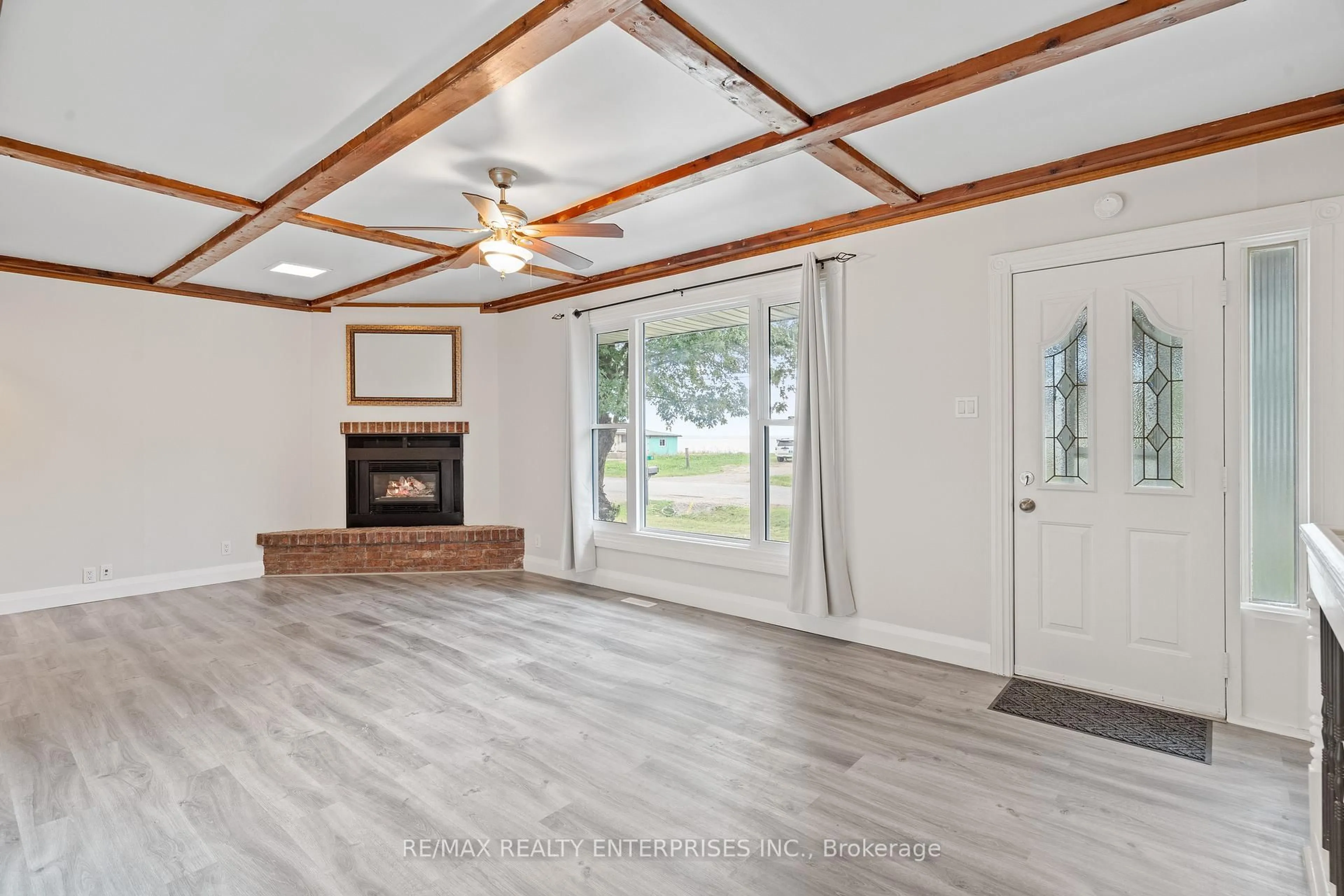 Living room with furniture, unknown for 20 VILLELLA Rd, Haldimand Ontario N0A 1K0