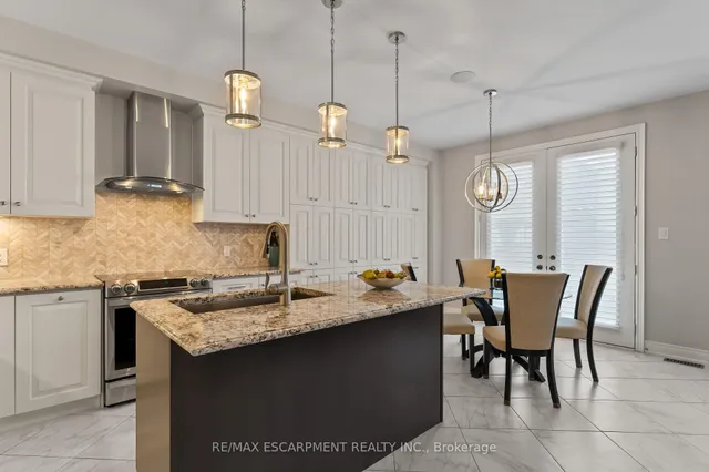 Additional property image - 129 Fingland Cres