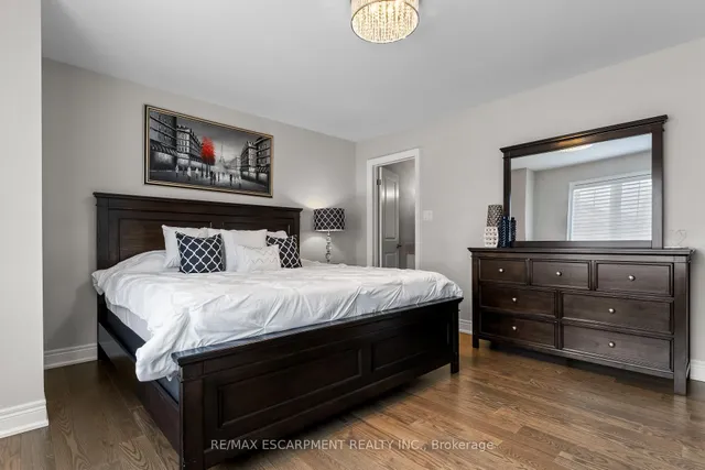 Additional property image - 129 Fingland Cres