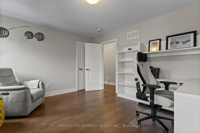 Additional property image - 129 Fingland Cres
