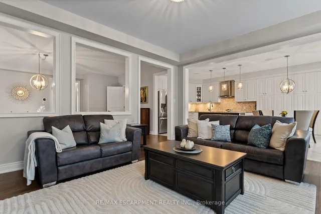 Additional property image - 129 Fingland Cres