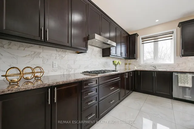 Additional property image - 71 Chaumont Dr