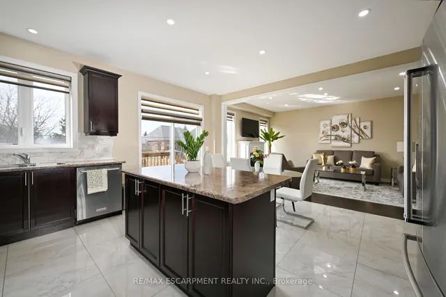 Additional property image - 71 Chaumont Dr