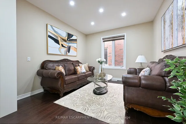 Additional property image - 71 Chaumont Dr