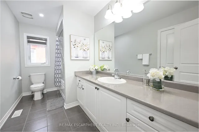 Additional property image - 71 Chaumont Dr
