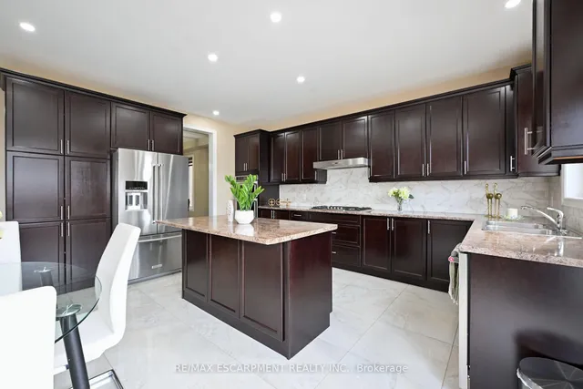 Additional property image - 71 Chaumont Dr