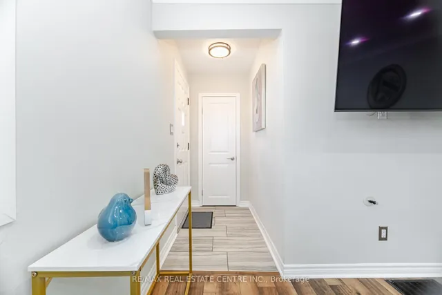 Additional image 36 of 32 East 44th St
