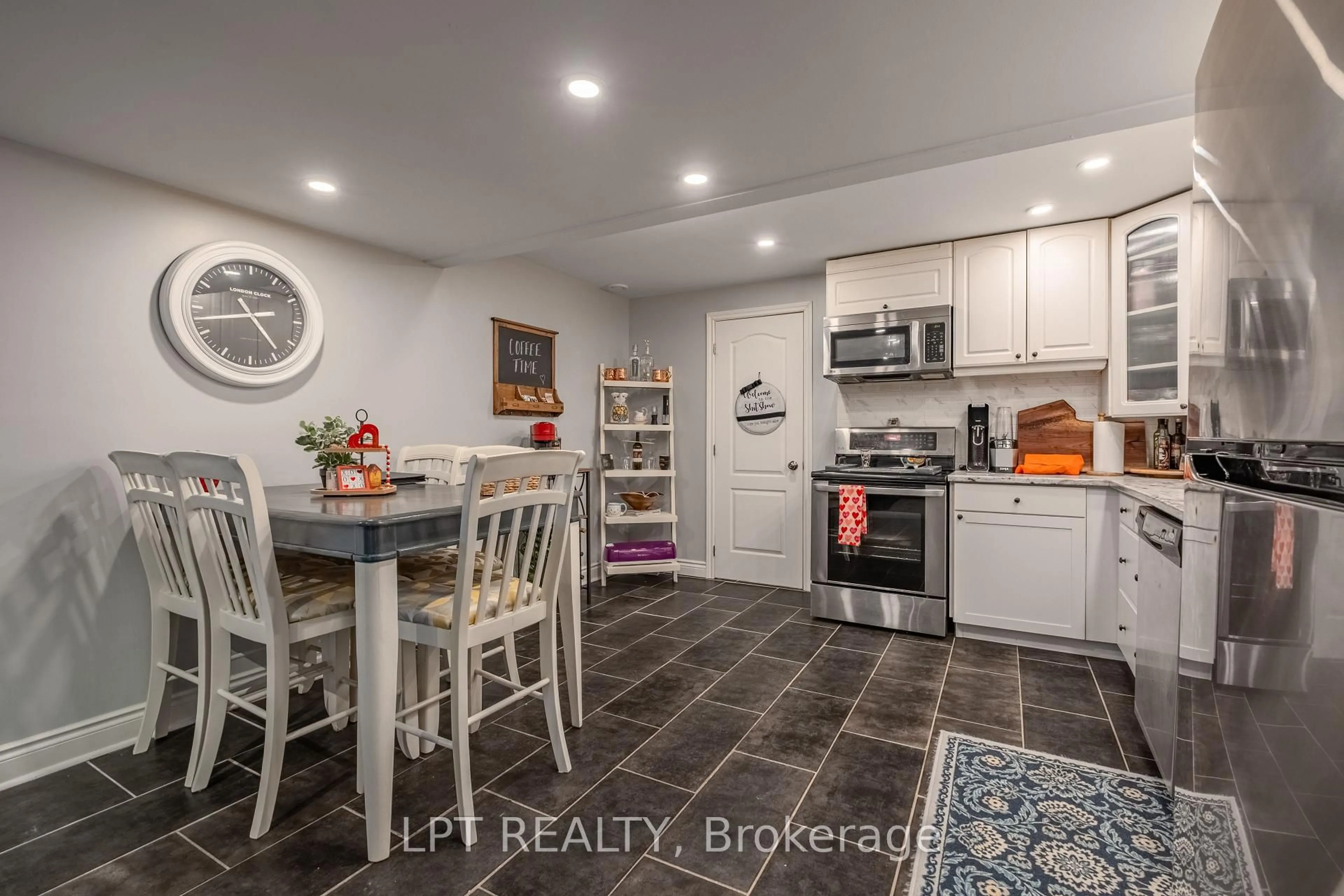 Open concept kitchen, ceramic/tile floor for 1388 Ottawa St, Kingston Ontario K7P 0C2