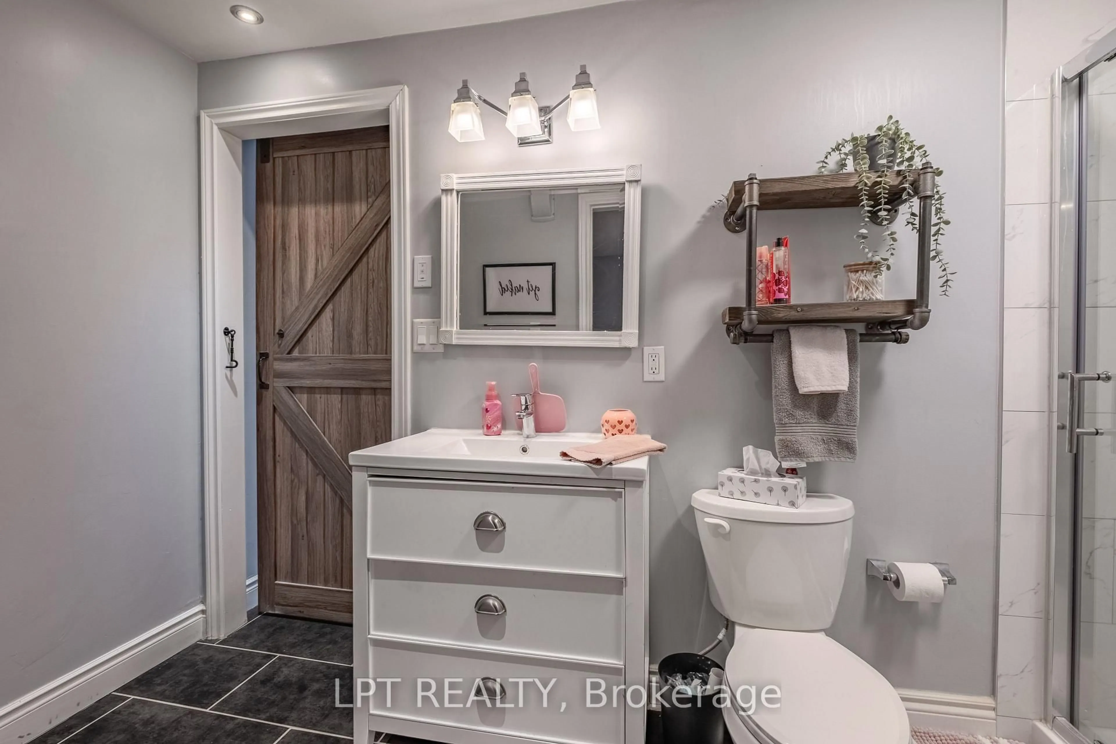 Contemporary bathroom, ceramic/tile floor for 1388 Ottawa St, Kingston Ontario K7P 0C2