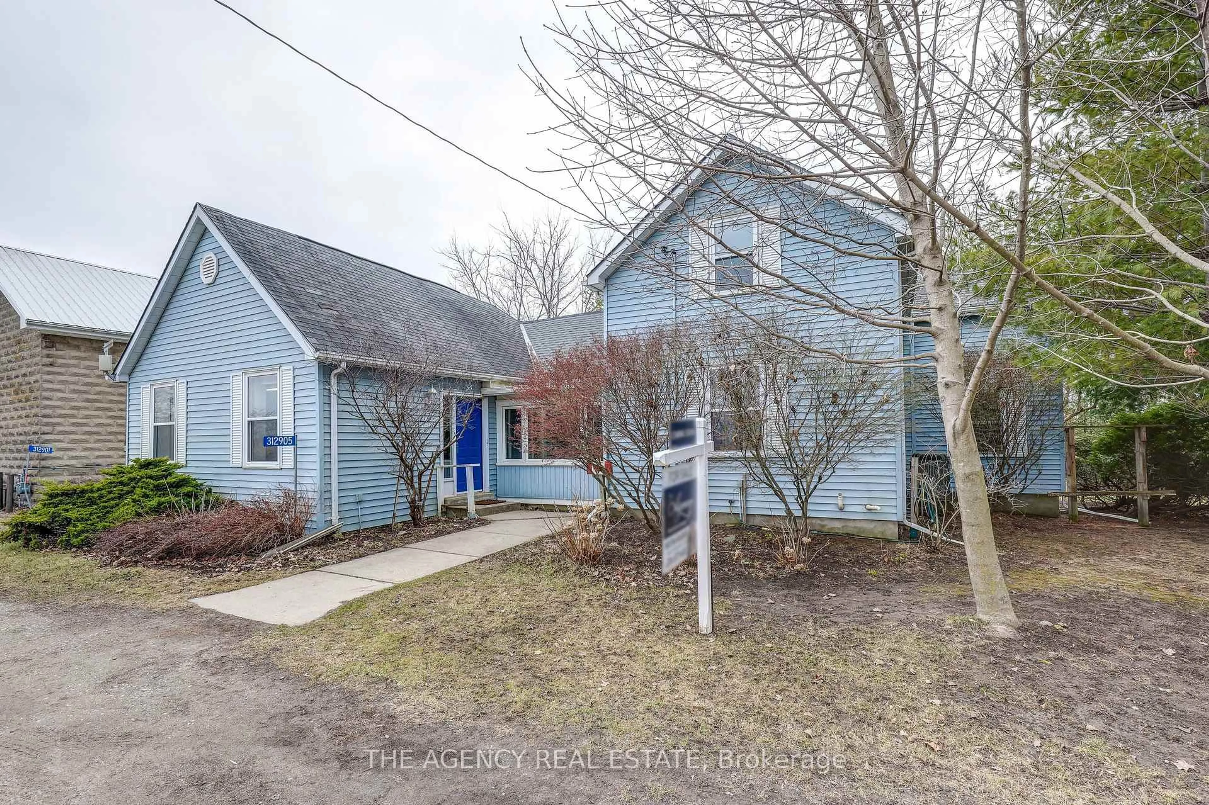 A pic from outside/outdoor area/front of a property/back of a property/a pic from drone, street for 312905 Dereham Line, South-West Oxford Ontario N0J 1N0