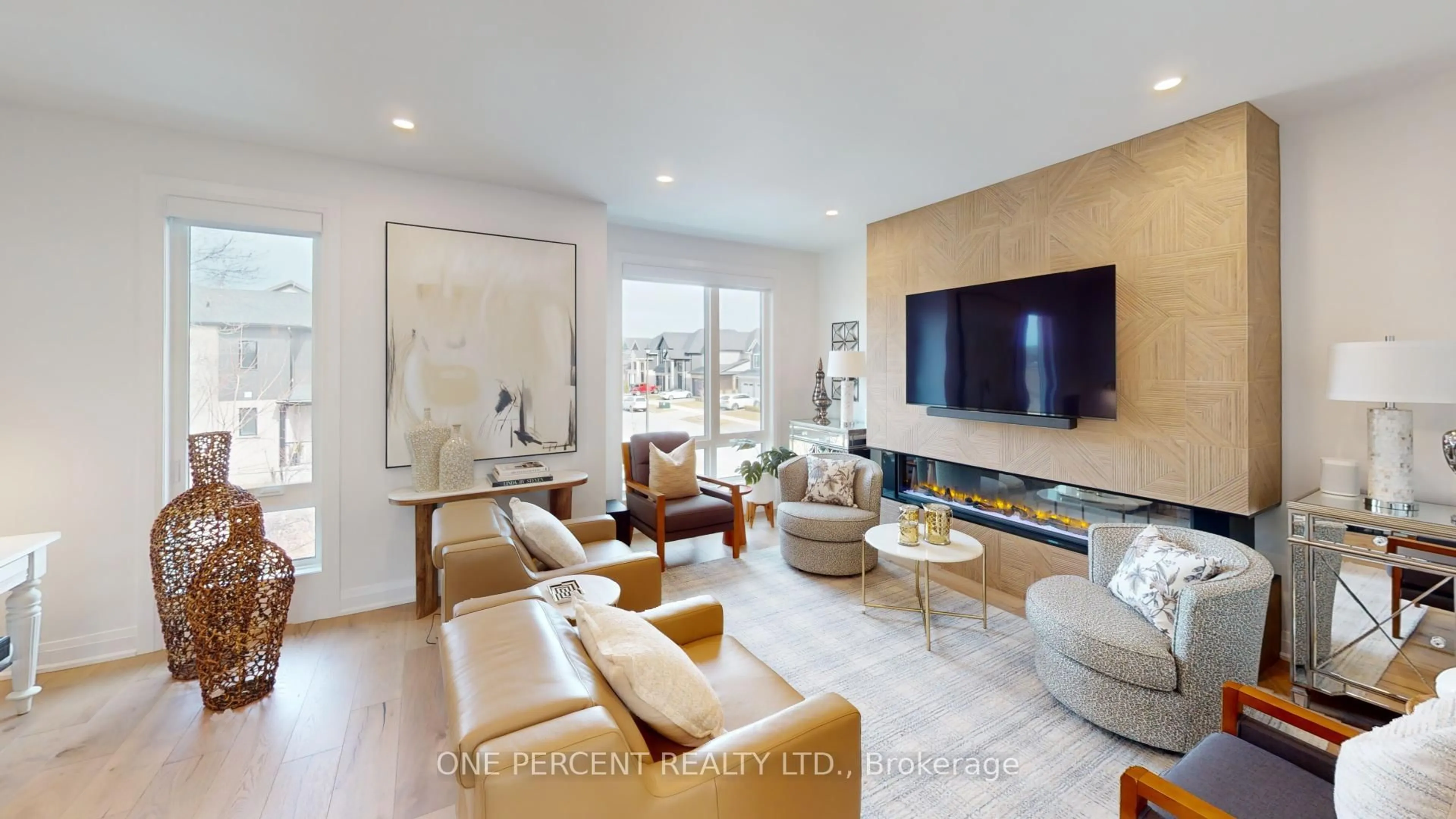 Living room with furniture, unknown for 88 Moody St, Pelham Ontario L0S 1E6