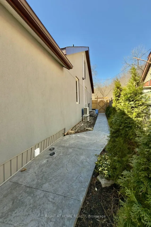 Additional image 3 of 23 Brock St
