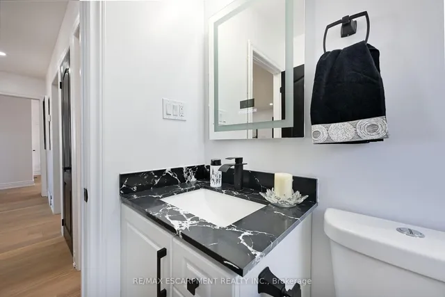 Additional property image - 812 Tenth Ave