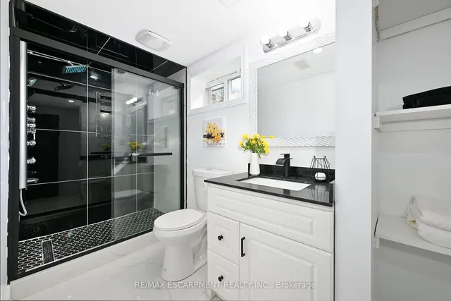 Additional property image - 812 Tenth Ave