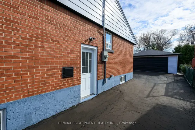 Additional property image - 812 Tenth Ave