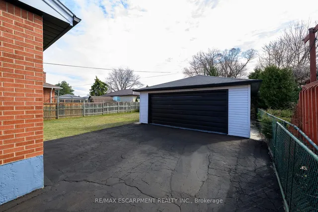 Additional property image - 812 Tenth Ave