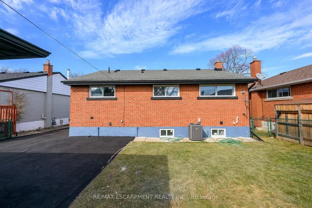 Additional property image - 812 Tenth Ave