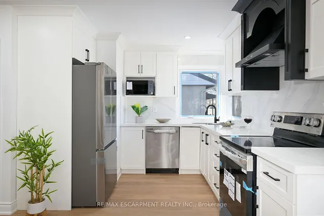 Additional property image - 812 Tenth Ave