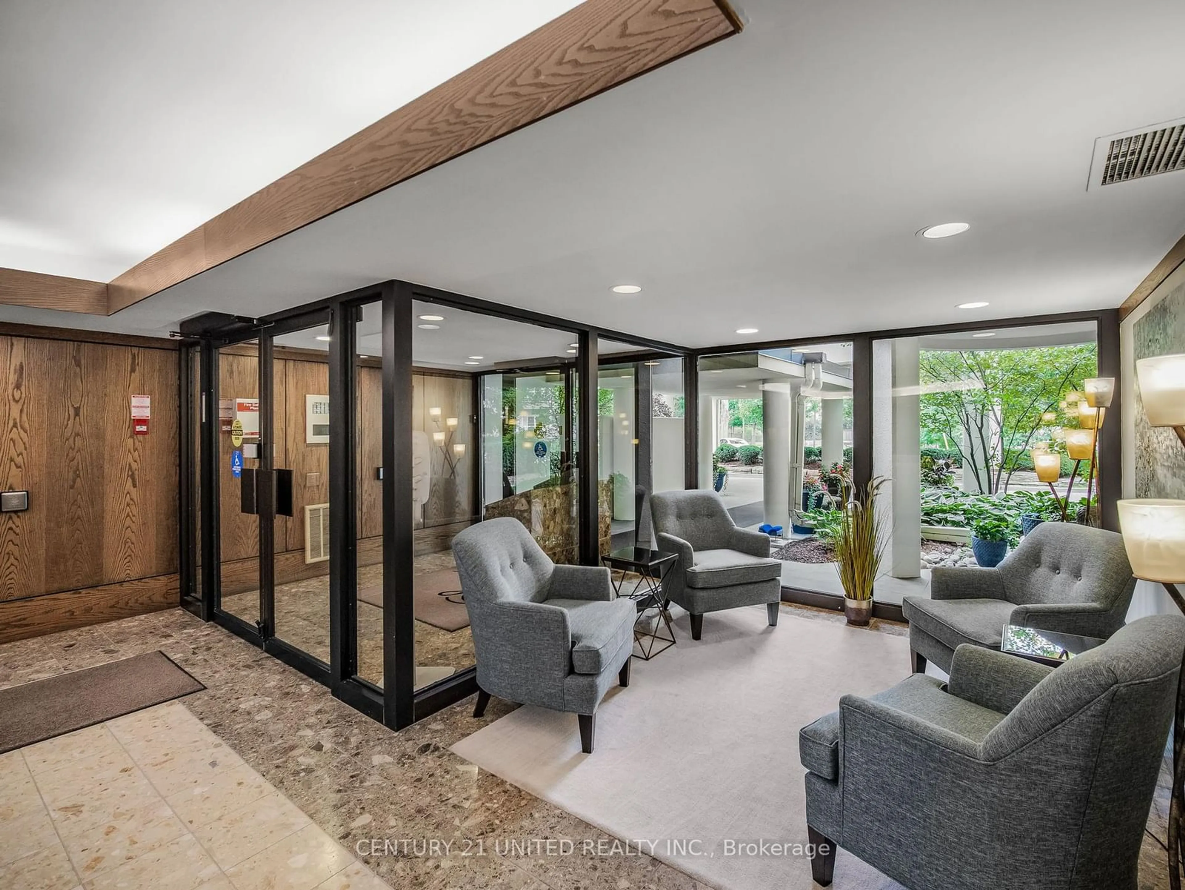 Indoor foyer for 1818 Cherryhill Rd #502, Peterborough Ontario K9K 1S6