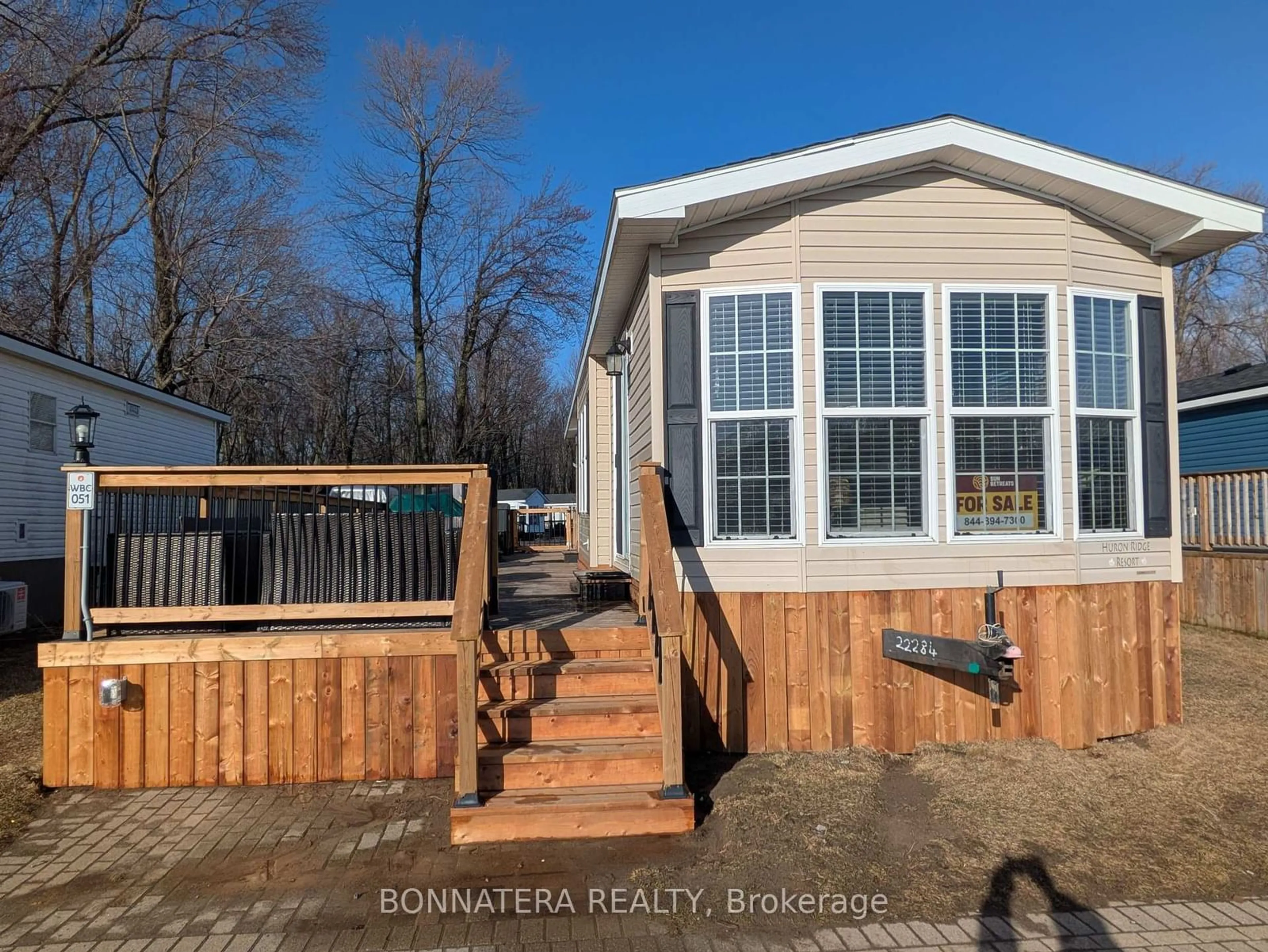 Home with vinyl exterior material, water/lake/river/ocean view for 51 Wyldewood Bch Rd, Port Colborne Ontario L0S 1R0