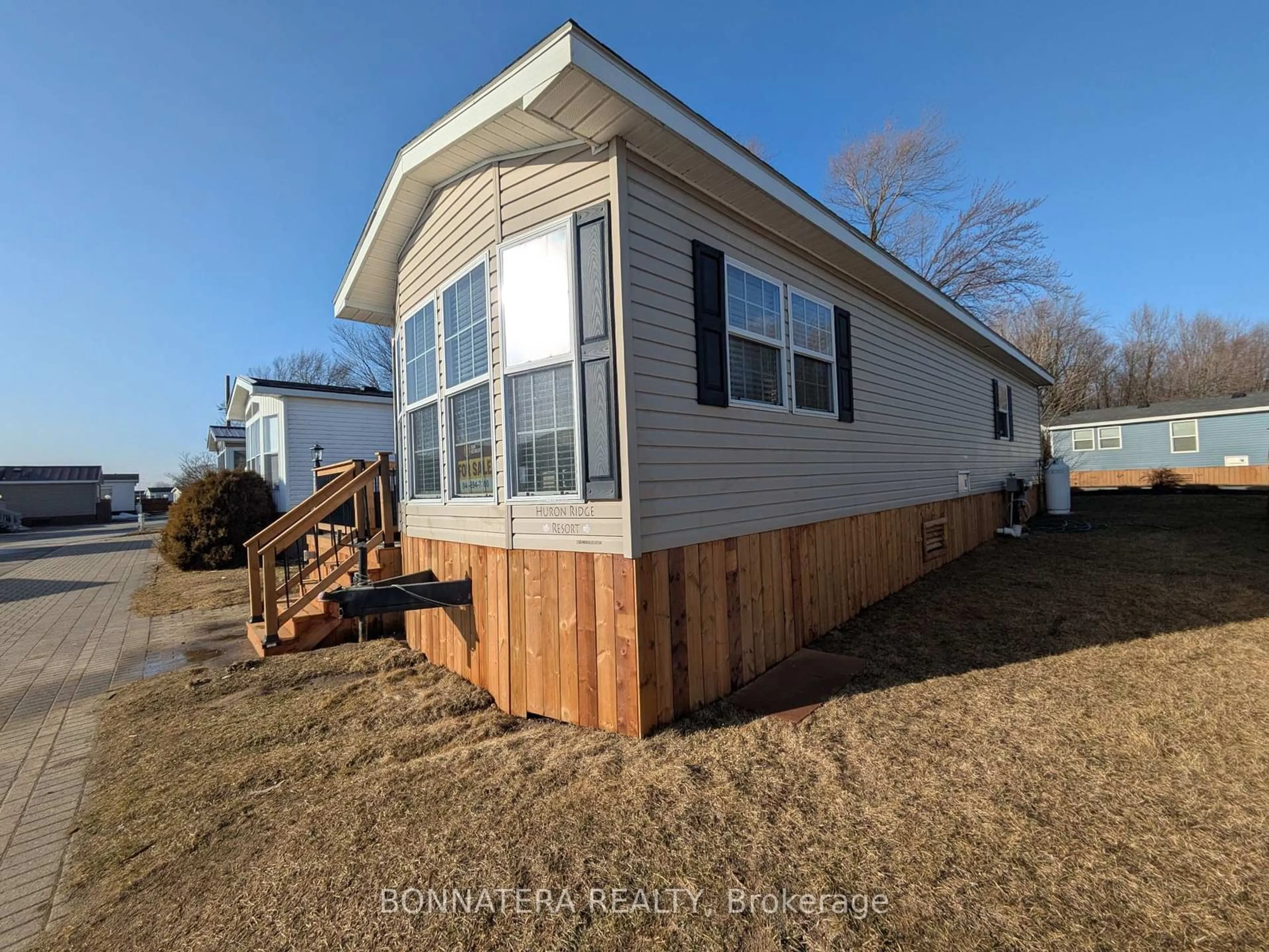 Home with vinyl exterior material, unknown for 51 Wyldewood Bch Rd, Port Colborne Ontario L0S 1R0