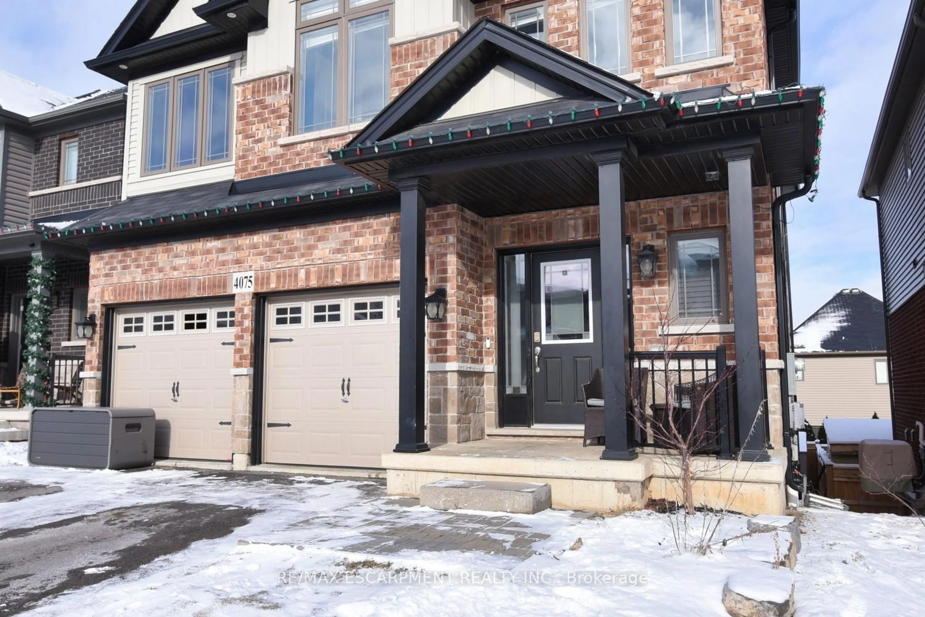 Home with brick exterior material, street for 4075 Thomas St, Lincoln Ontario L3J 0S5