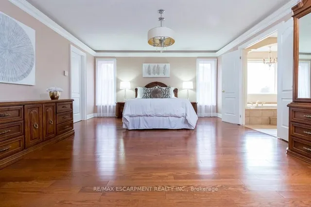 Additional property image - 2 Donnici Dr