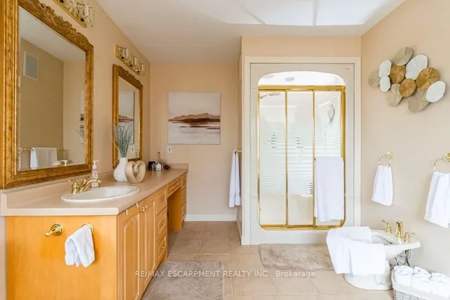 Additional property image - 2 Donnici Dr