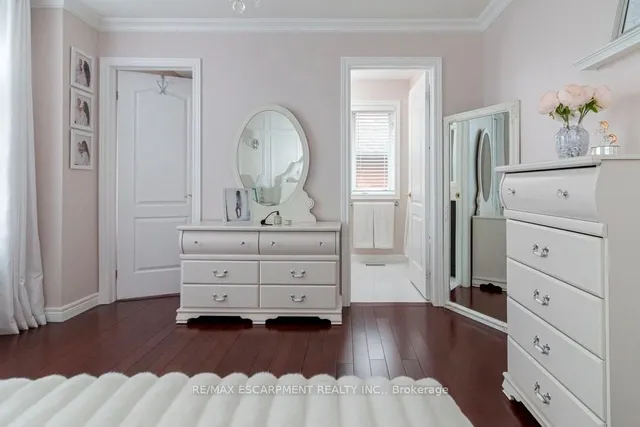 Additional property image - 2 Donnici Dr