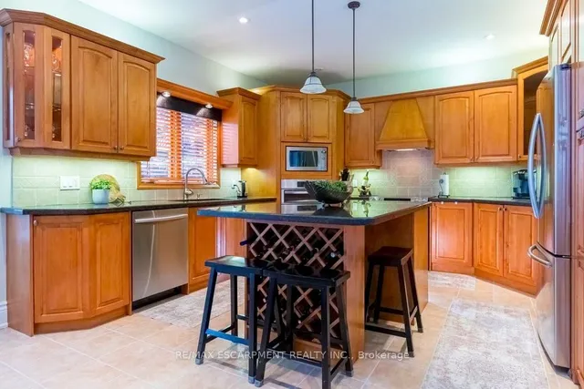 Additional property image - 2 Donnici Dr