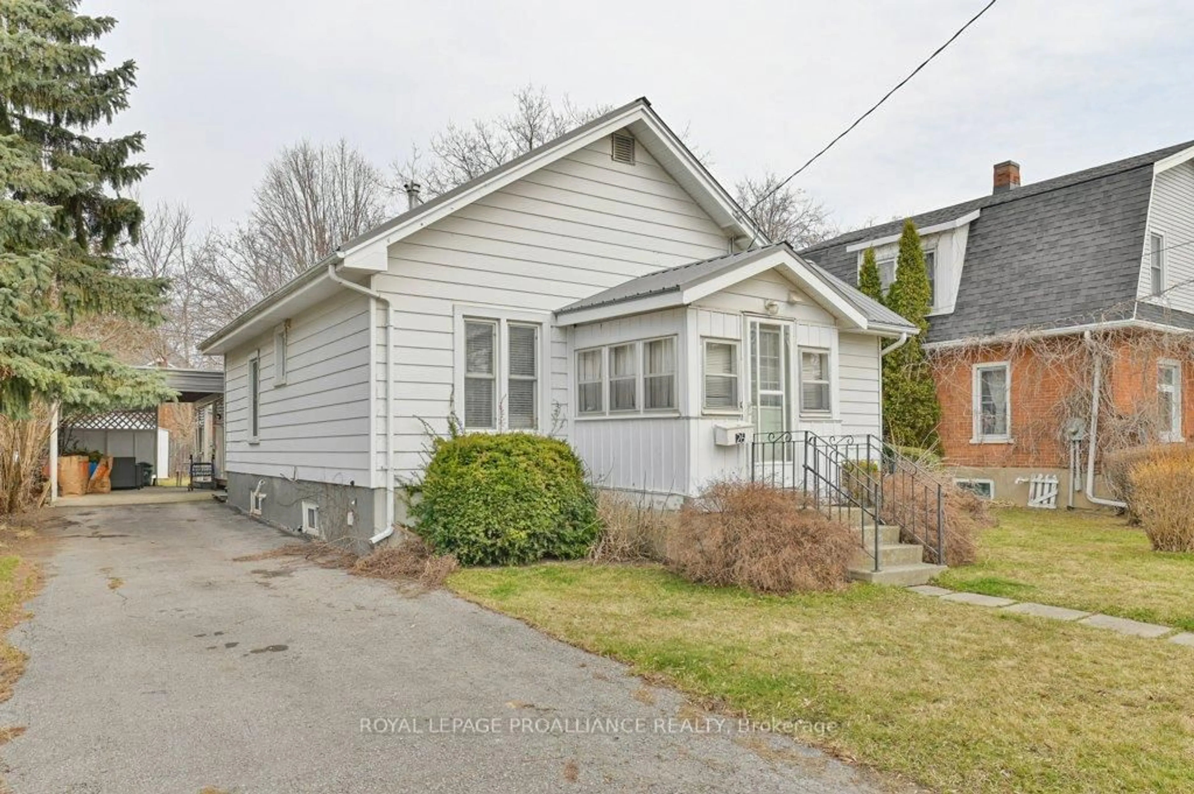 Unknown for 26 Burton St, Belleville Ontario K8P 1E6