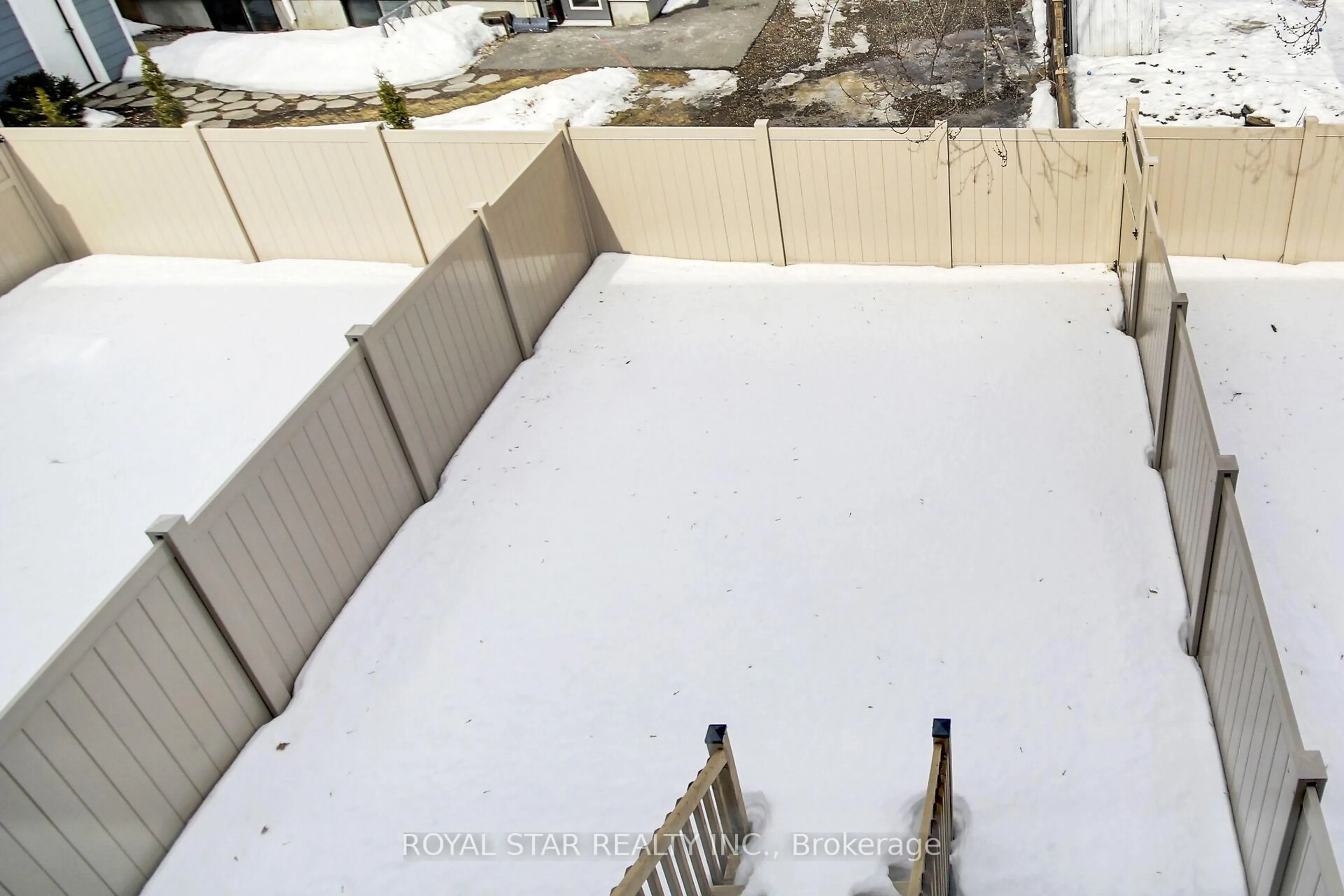Unknown for 549 Mutual St, Ottawa Ontario K1K 1C5