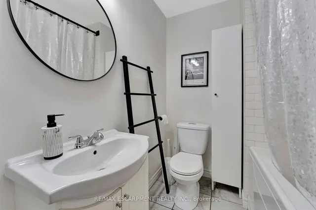 Additional property image - 65 Connaught Ave