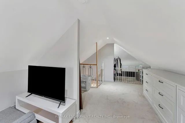 Additional property image - 65 Connaught Ave