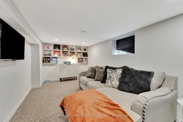 Additional property image - 65 Connaught Ave
