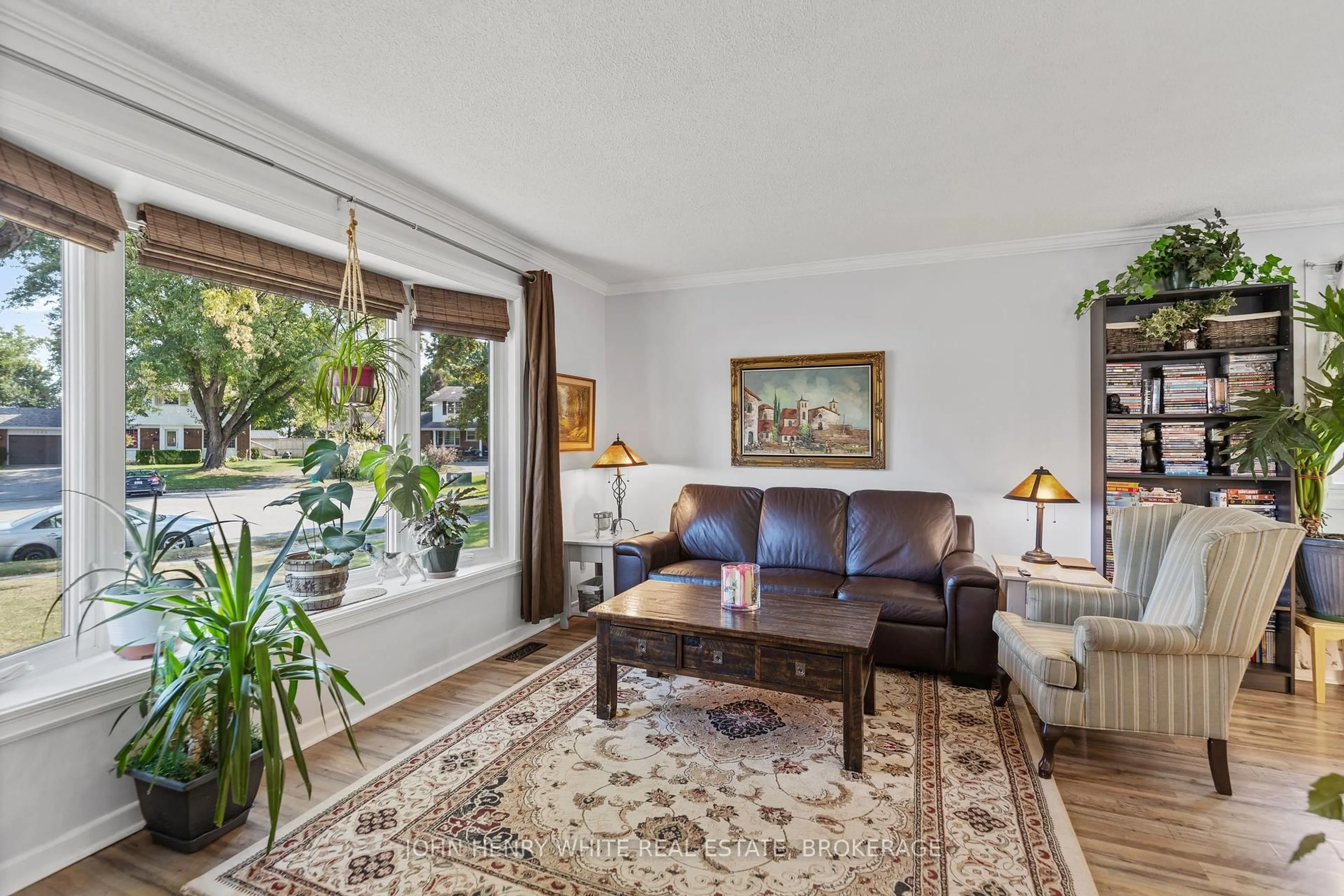 Living room with furniture, unknown for 1182 Queensland Pl, Brockville Ontario K6V 6A7