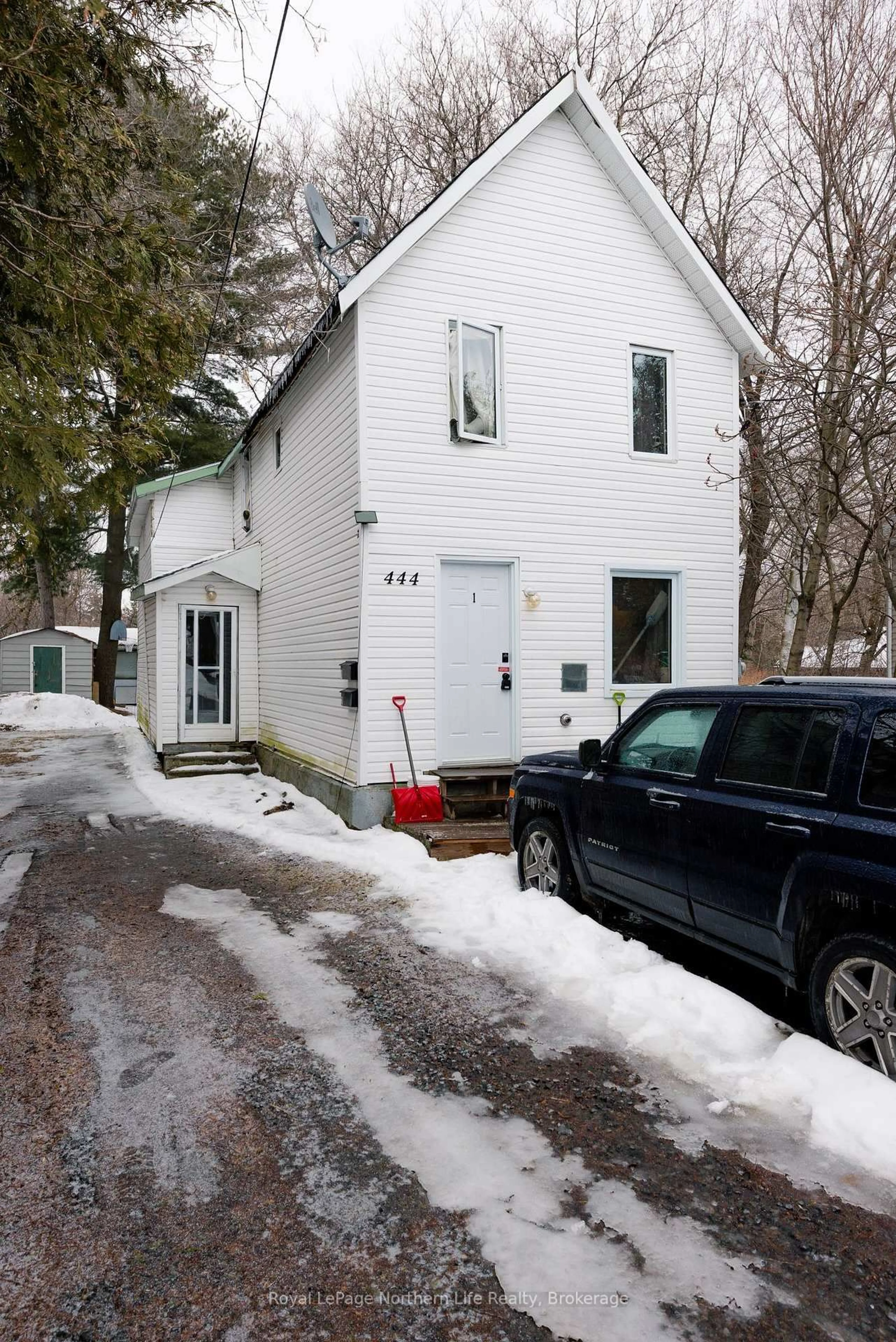 Unknown for 444 Second Ave, North Bay Ontario P1B 1L8