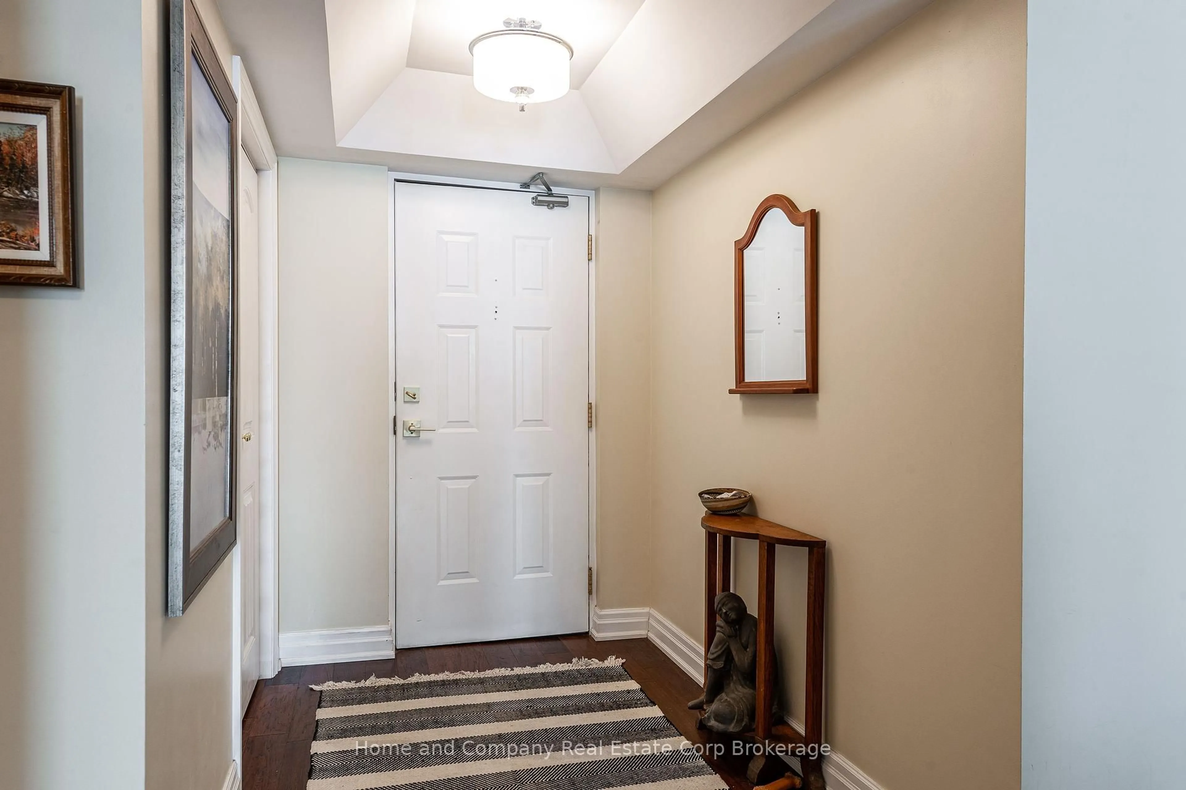 Indoor entryway for 30 Front St #203, Stratford Ontario N5A 7S3