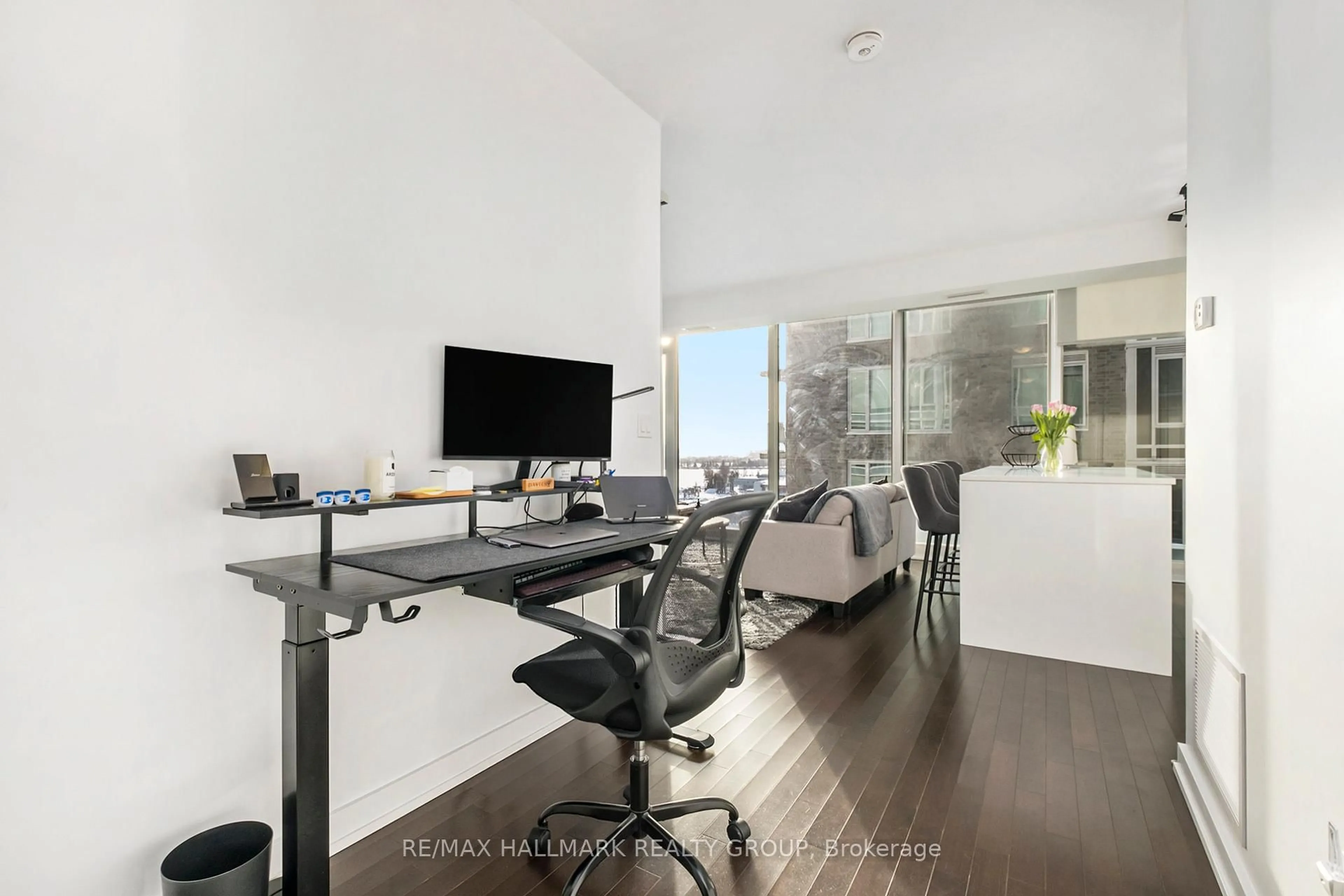 A pic of a room for 111 Champagne Ave #1111, Ottawa Ontario K1S 5V3