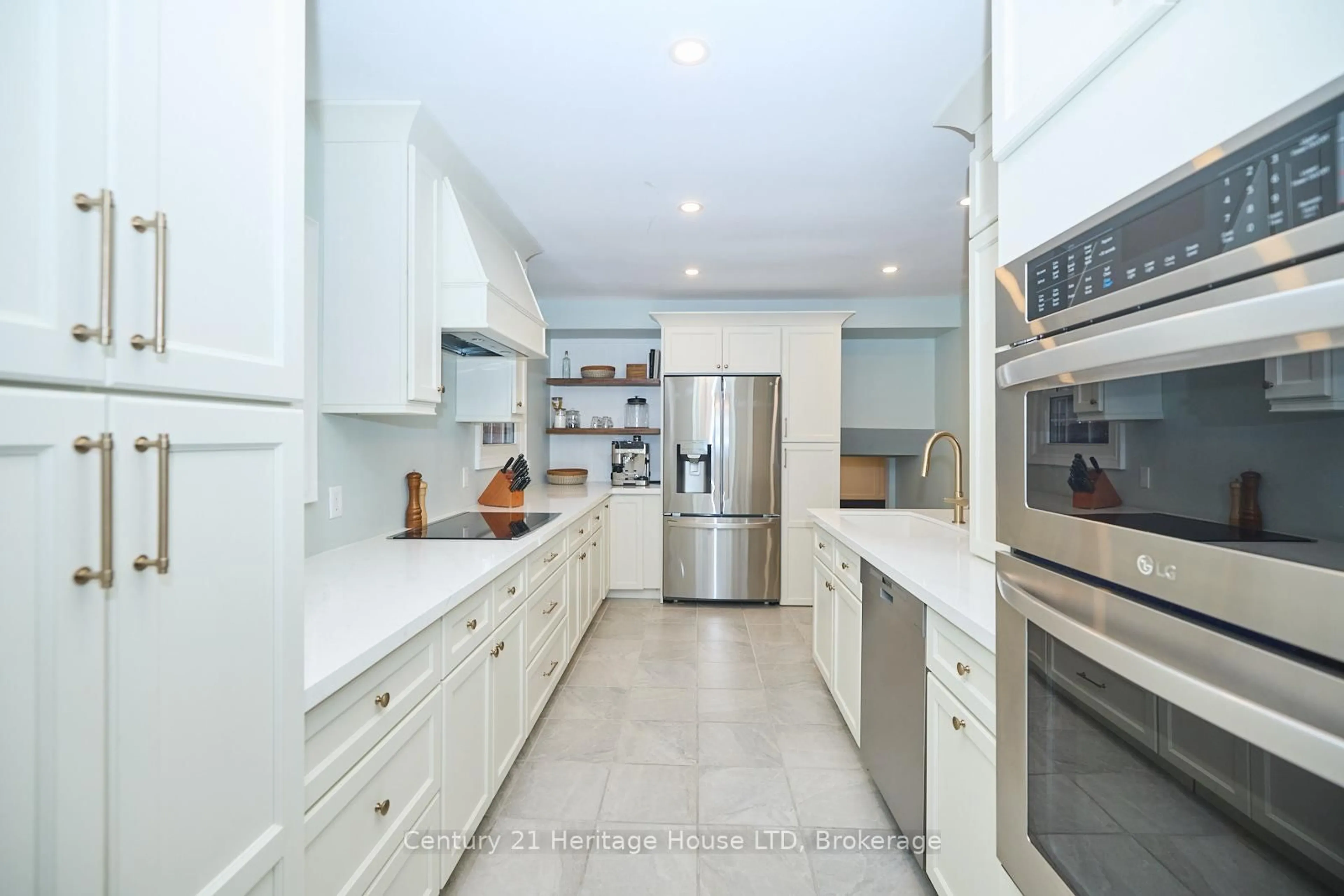 Contemporary kitchen, ceramic/tile floor for 5 Brookbank Cres Cres, Pelham Ontario L0S 1E0
