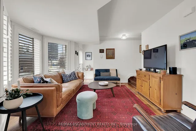 Additional property image - 87 Young St