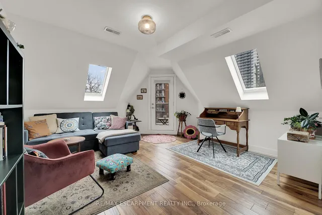 Additional property image - 87 Young St