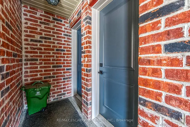 Additional property image - 87 Young St