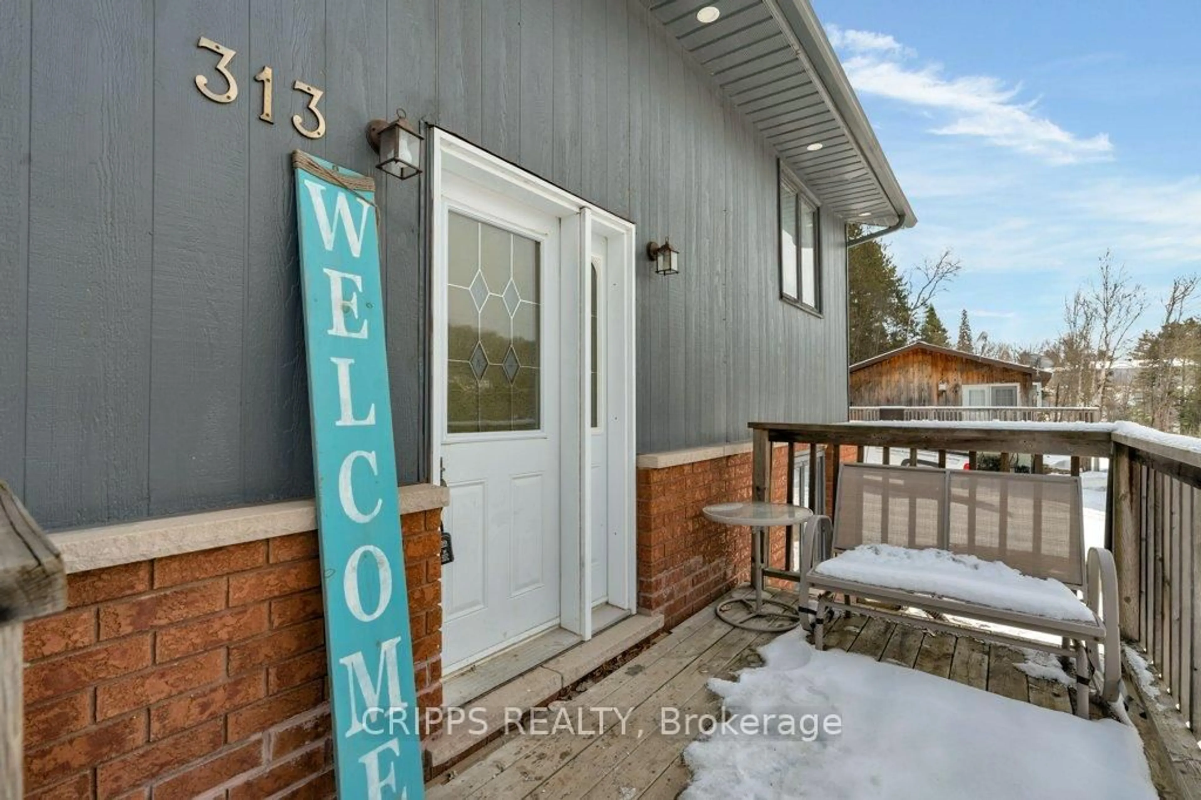Indoor entryway for 313 Syples St, Burk's Falls Ontario P0A 1C0