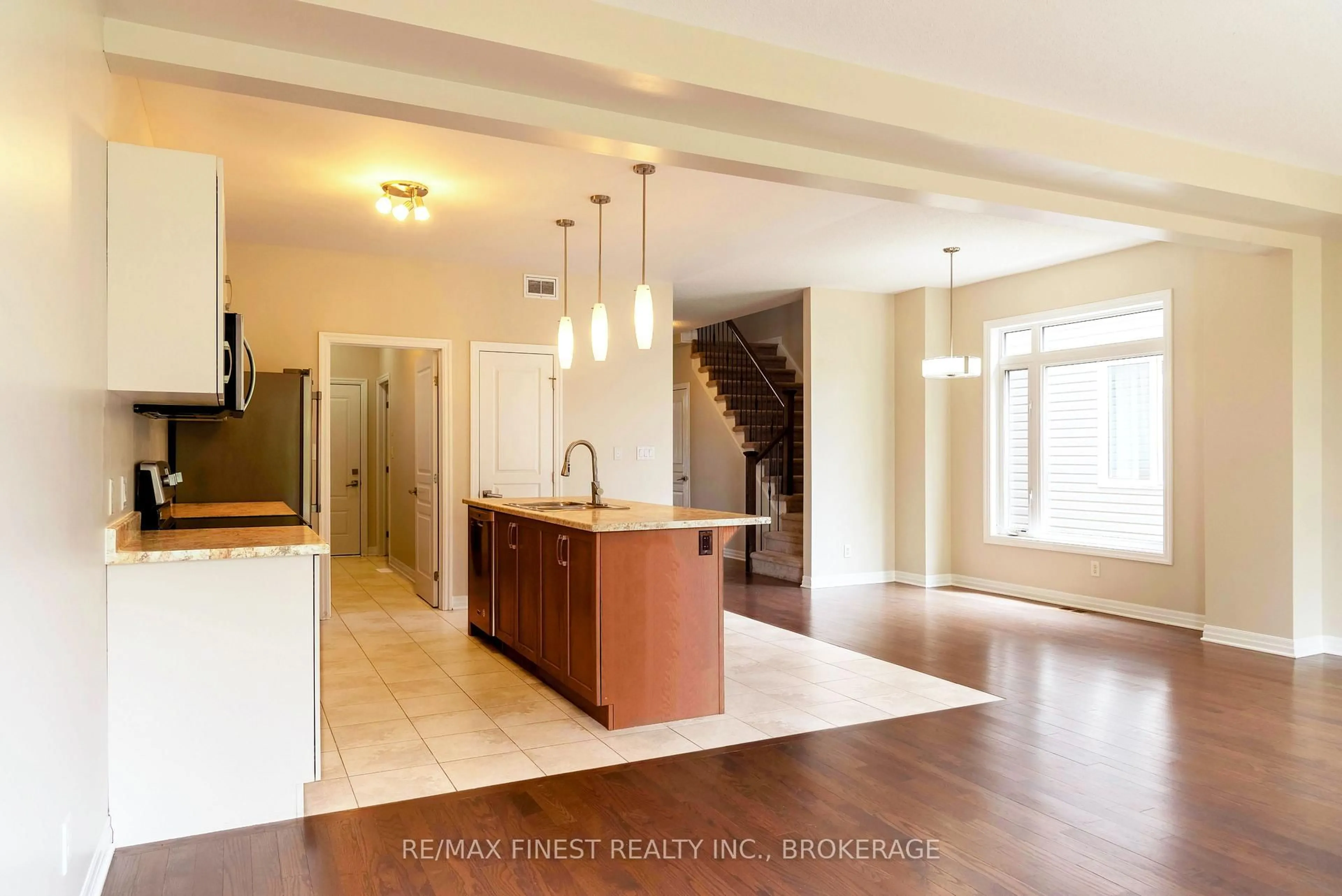 Open concept kitchen, unknown for 1085 Woodhaven Dr, Kingston Ontario K7P 0H7