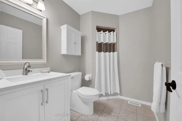 Additional property image - 174 Highbury Dr Unit 13