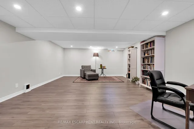 Additional property image - 174 Highbury Dr Unit 13