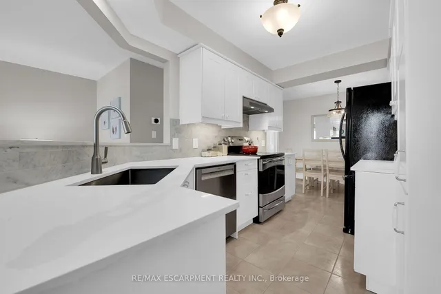 Additional property image - 174 Highbury Dr Unit 13