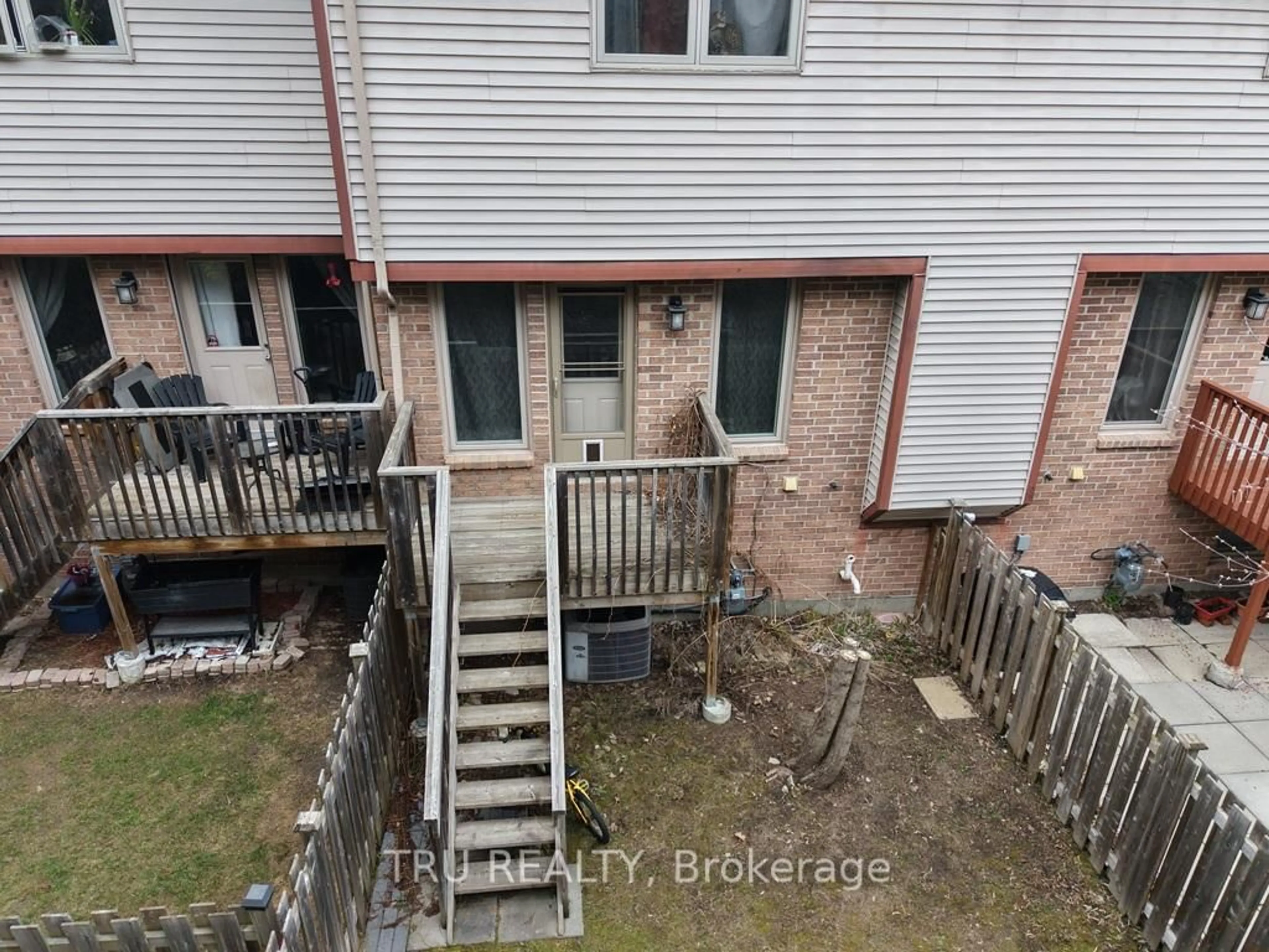 A pic from outside/outdoor area/front of a property/back of a property/a pic from drone, city buildings view from balcony for 367 Pickford Dr, Ottawa Ontario K2L 3P2